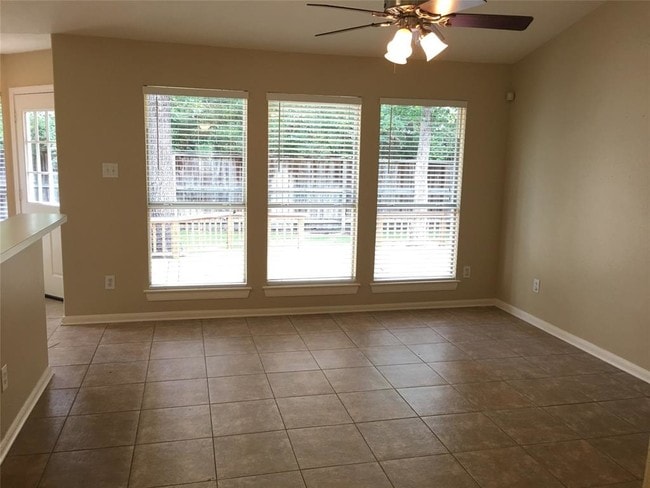 Building Photo - 14 Tranquil Glade Pl