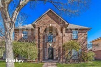 Building Photo - 1716 Trinity Hill