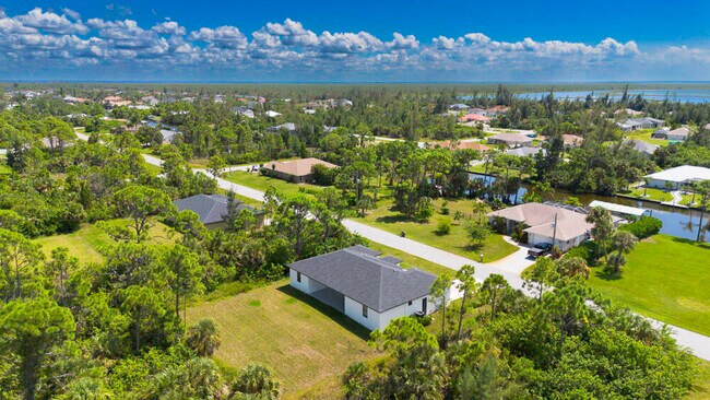 Building Photo - 15245 Brainbridge Cir