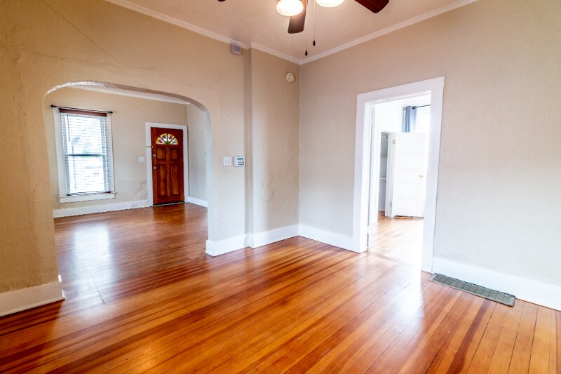 Building Photo - 1314 E Platte Ave