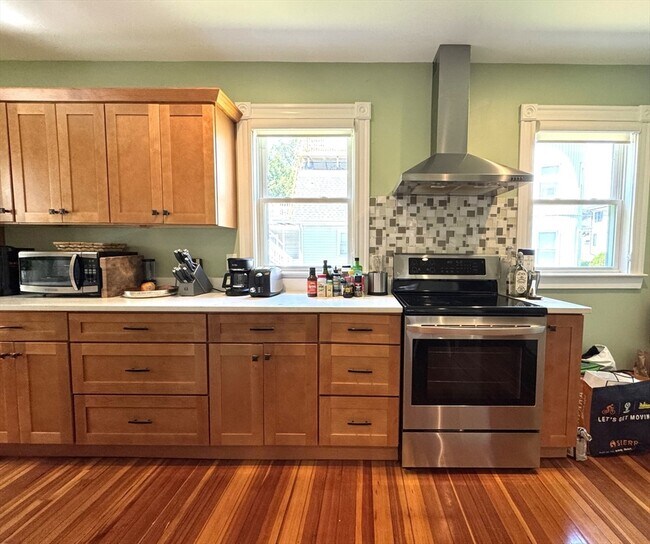 Building Photo - 23-25-25 Fuller St