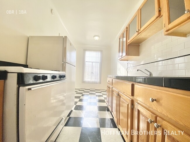 Building Photo - 717 Normandie Ave
