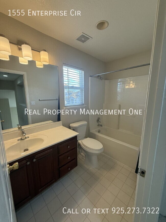 Building Photo - 1555 Enterprise Cir