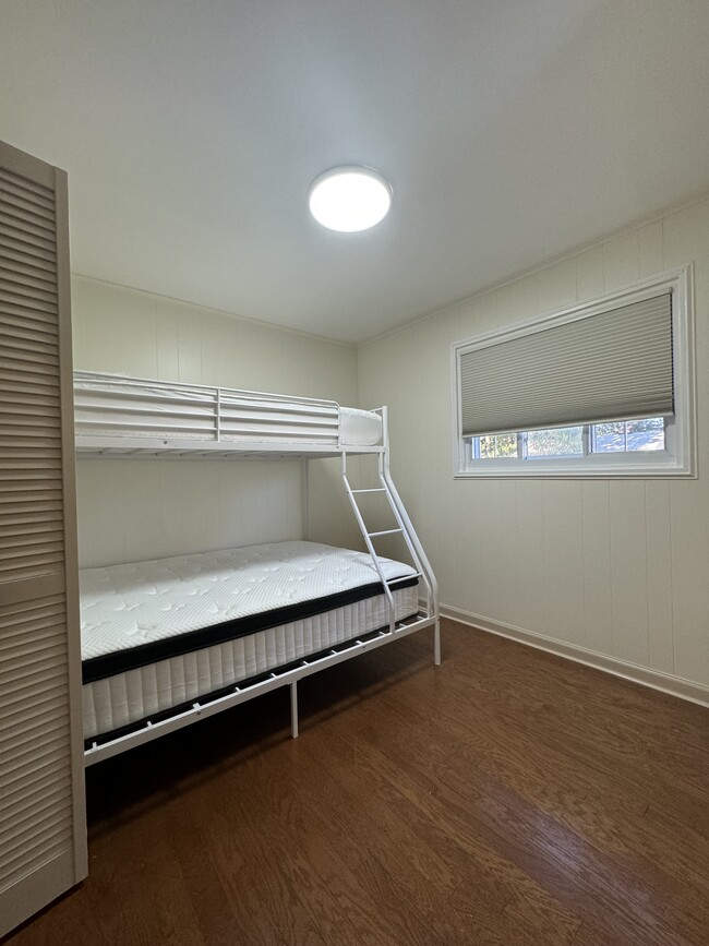 Building Photo - 7517 Murillo St