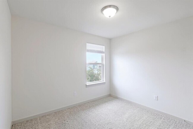 Building Photo - 8101 Linnie Ln