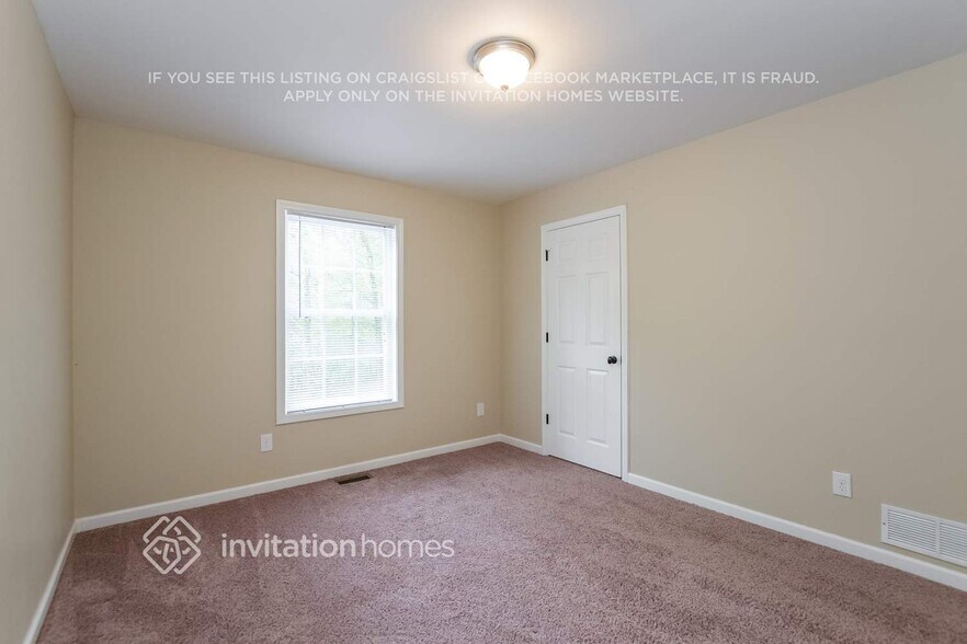 Building Photo - 3669 N Hampton Dr