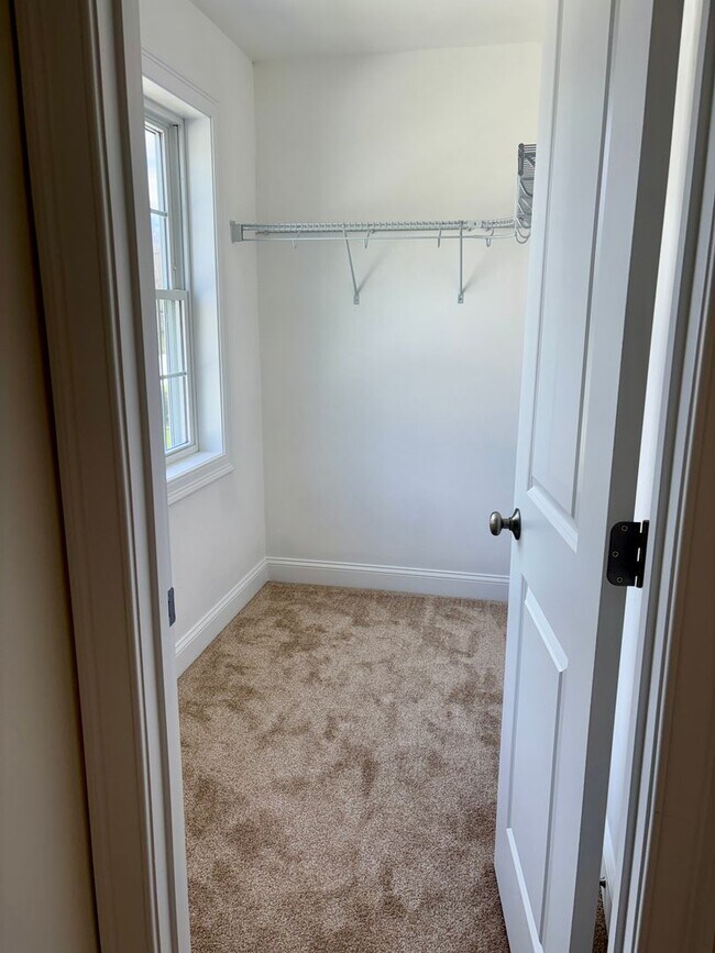Building Photo - Brand New Townhouse-Style Living with Modern Finishes