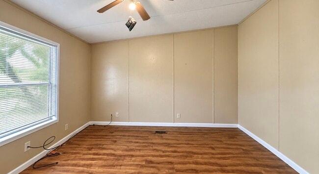 Building Photo - 6710 Trail Loop W