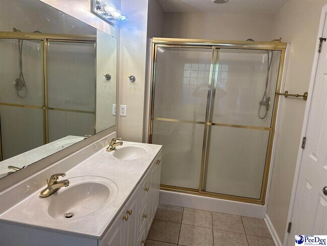 Building Photo - 438 Quail Pointe Dr