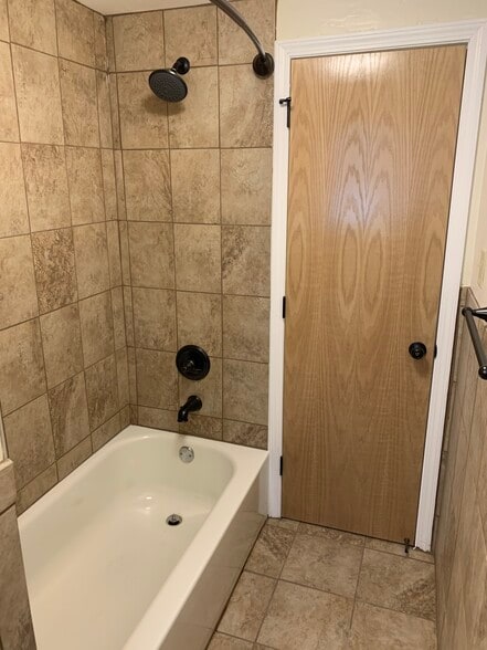 Building Photo - 859 St Paul Ave