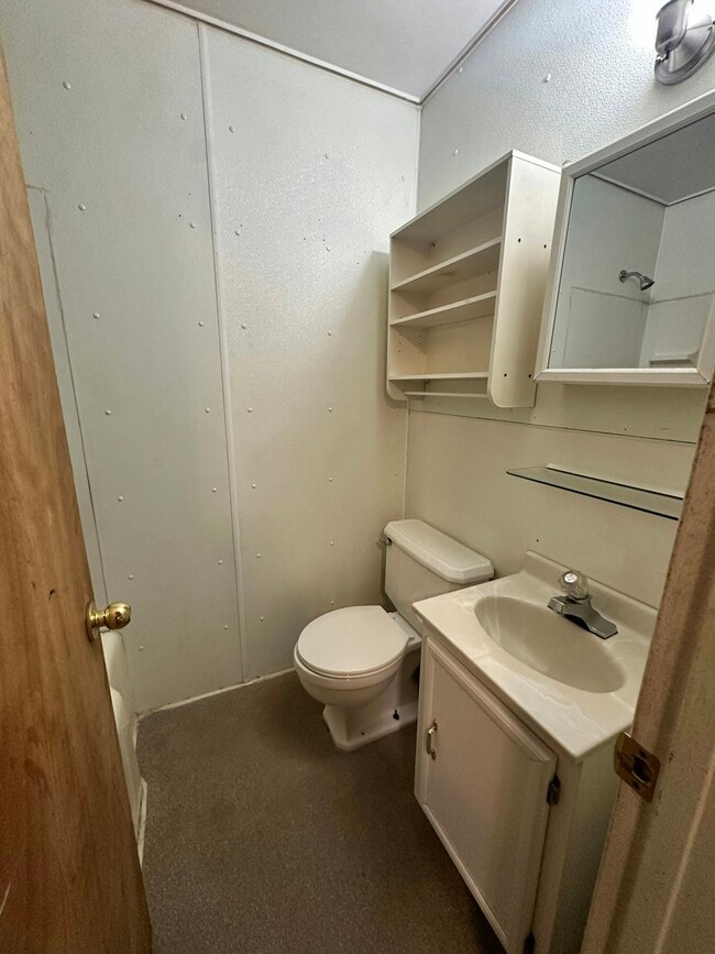 Building Photo - 525 E Omaha St