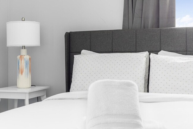 Building Photo - 95 Broadway-SI ID1240366P