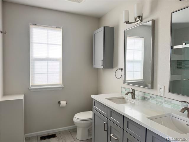 Building Photo - 20541 E Union Ave