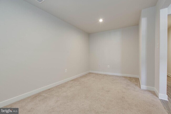 Building Photo - 149 Lyons Crk Dr