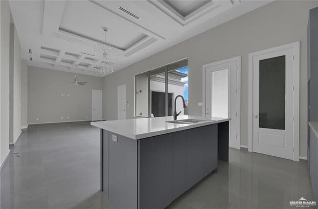 Building Photo - 17 Viola St