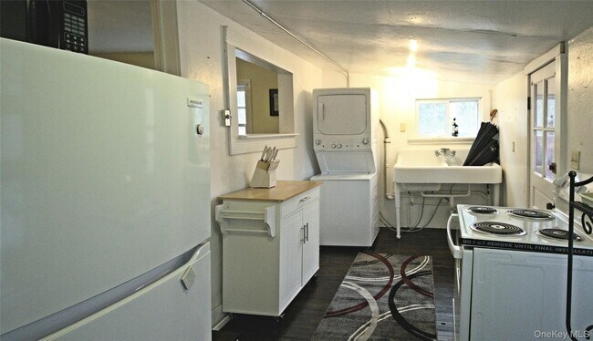 Building Photo - 7 State Rte 55