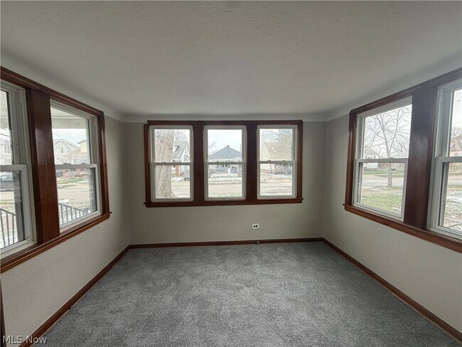 Building Photo - 6715 Theota Ave