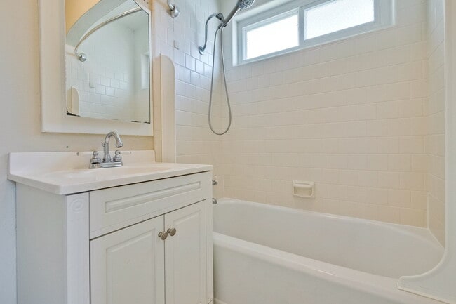 Building Photo - Cute and Cozy 1BR/1BA near downtown Sunnyvale