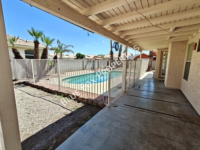 Building Photo - 6717 W Nueva Vista Dr