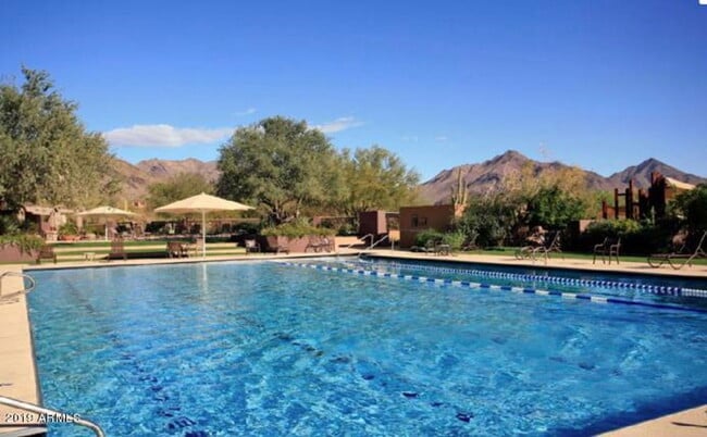 Building Photo - 9427 E Trailside View