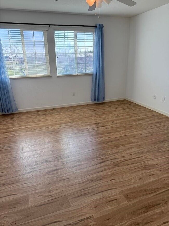 Building Photo - 236 Cogburn Way