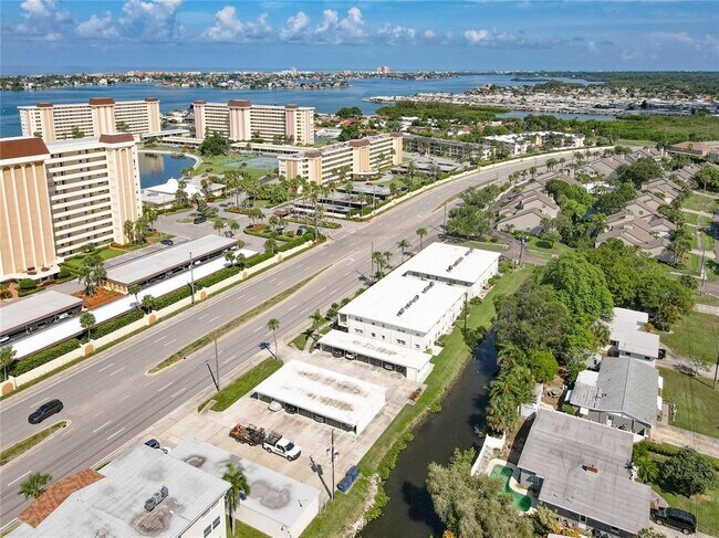 Building Photo - 4455 Duhme Rd