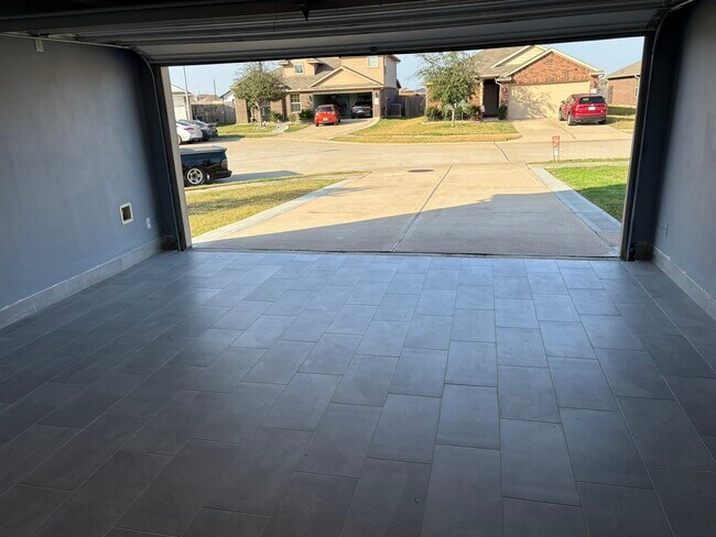 Building Photo - 21007 Whitehaven Bluff Trail