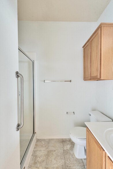 Attached Bath 2 - 12401 Los Indios Trl