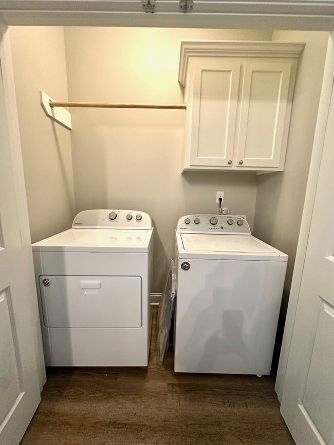 Building Photo - 10664 Florida Blvd