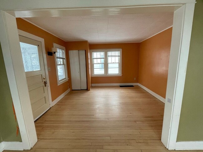 Building Photo - Unique Rental Home