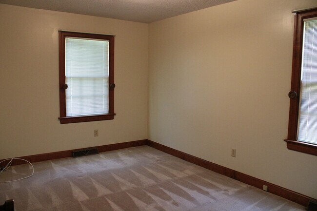 Building Photo - 2601 Bayleaf Cir SW