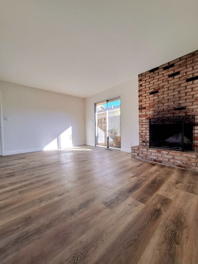 Building Photo - Harr08