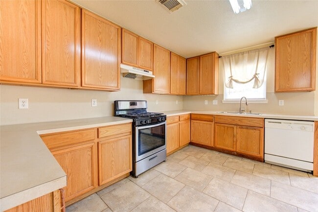 Building Photo - 6422 Mildenhall Ct