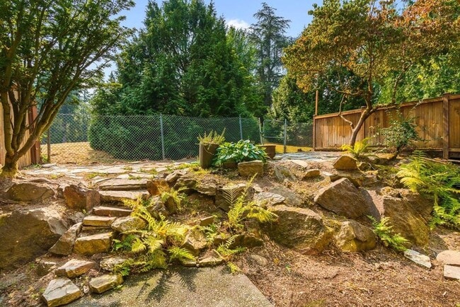 Building Photo - Beautiful and Remodeled Fairweather Town H...