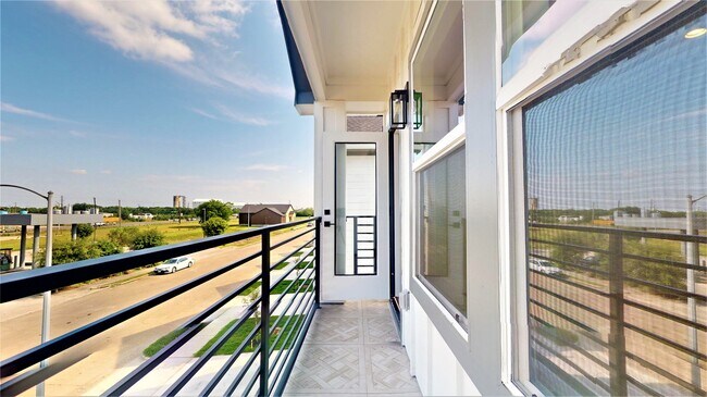 Building Photo - 12262 Kirkgard Dr