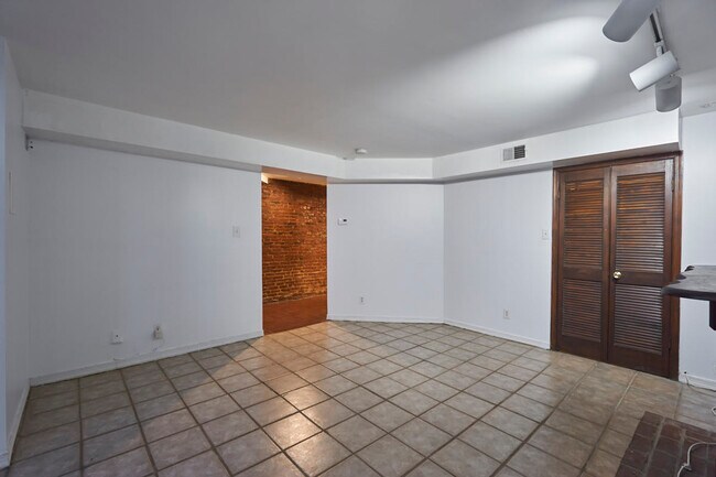 Building Photo - 936 P St NW