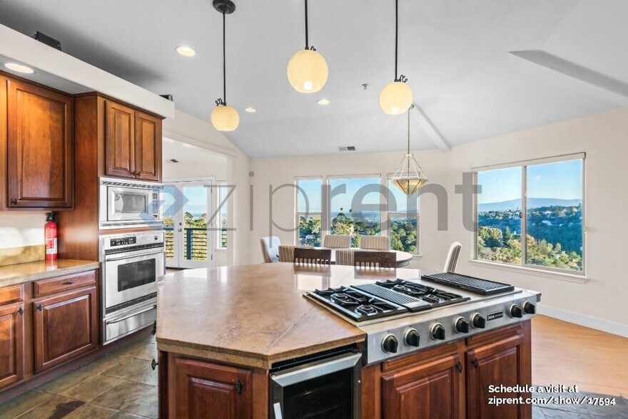 Building Photo - 135 Montalvo Rd