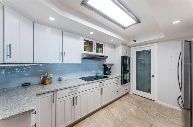 Building Photo - 6322 Palma Del Mar Blvd S