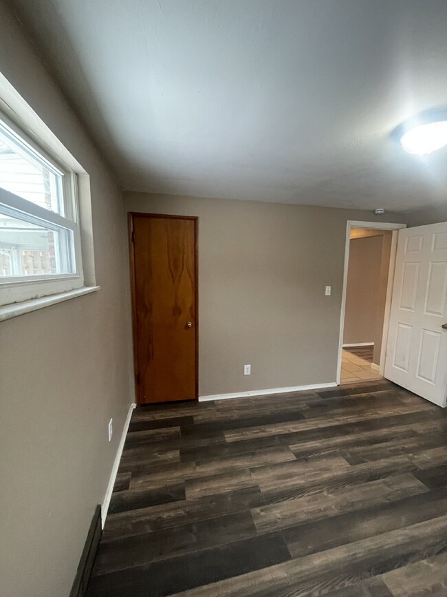 Building Photo - 149 Parkwood Rd