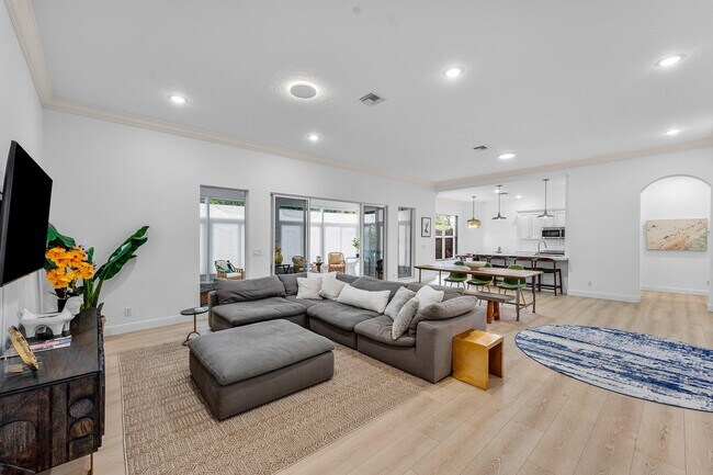 Building Photo - 2068 Wightman Dr