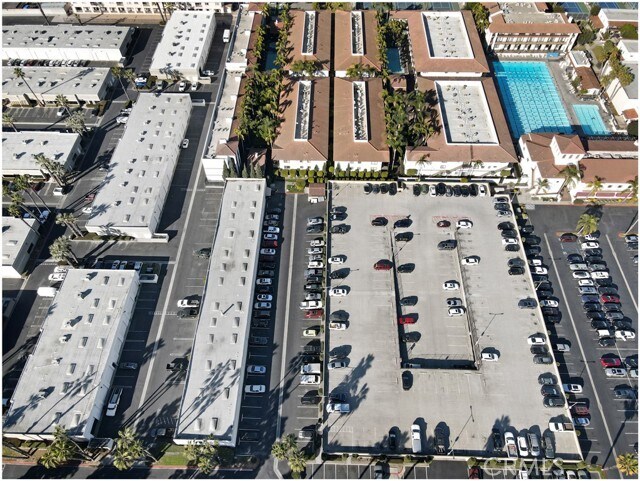 Building Photo - 17200 Newhope St