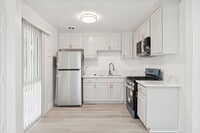 Building Photo - 337 Rexford Dr