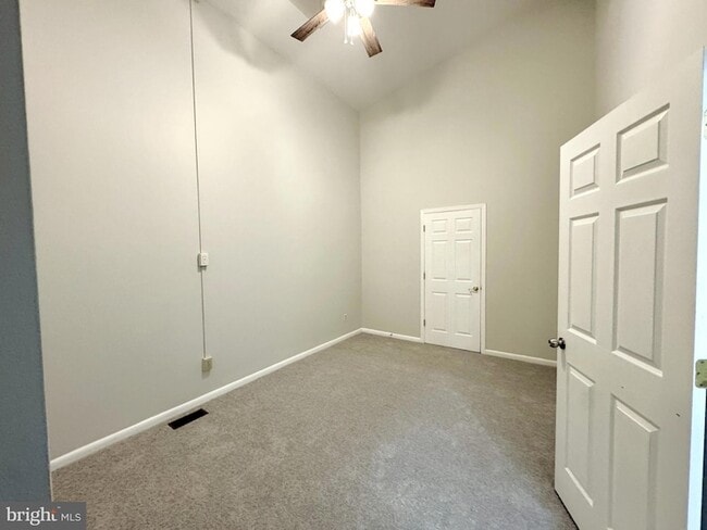 Building Photo - 1326 Central Ave