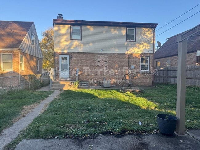 Building Photo - 1542 Shirley Dr