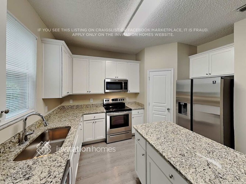 Building Photo - 395 Oak Springs Ct