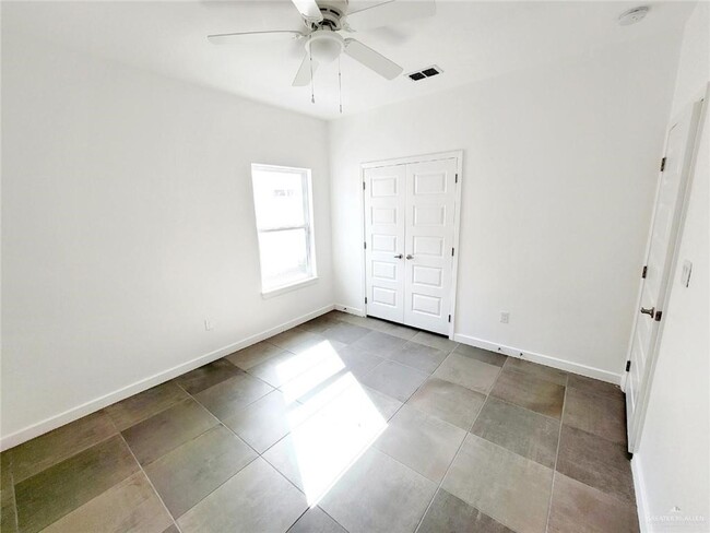 Building Photo - 19 Bella Costa Dr