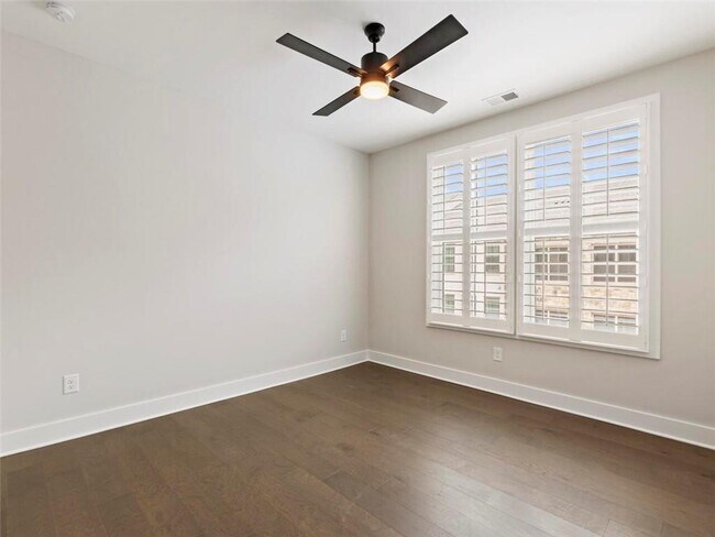 Building Photo - 355 Chiswick Cir