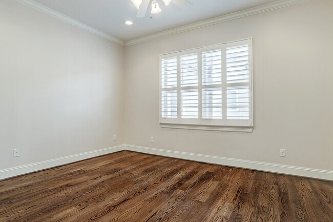 Building Photo - 1539 Haddon St