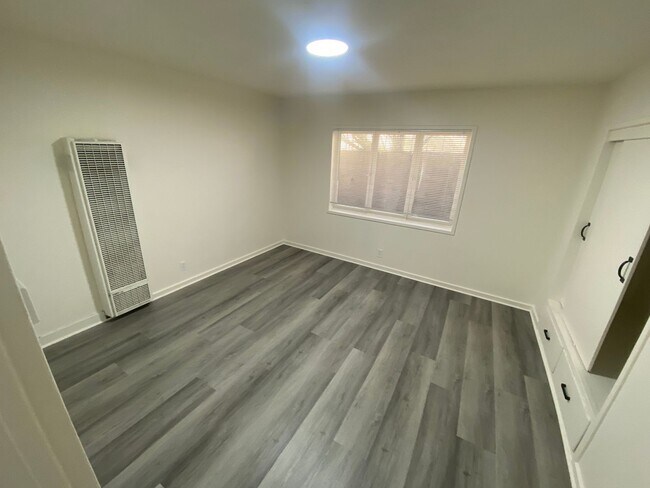 Building Photo - Brand New Spacious Oakland Hills home