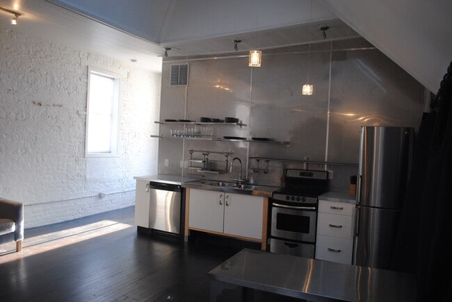 Building Photo - Contemporary Open Space  Downtown Loft